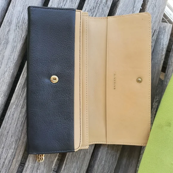 Clathas wallet Leather Beige/Black NWOT Quiet Luxery - Picture 5 of 8